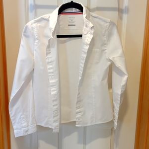 French Toast long sleeved Oxford shirt. Feminine fit.